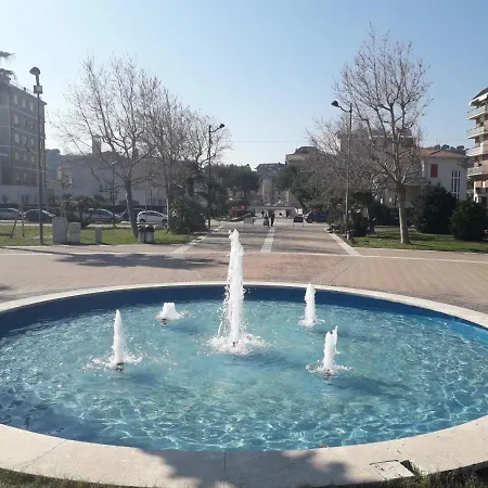 Villino Giovanna Wi-fi Ac Prima Fila Mare Pineta לינה וארוחת בוקר 4*