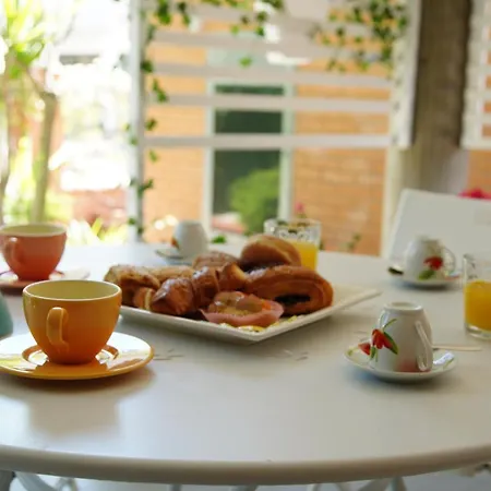 Villino Giovanna Bed & Breakfast 3*