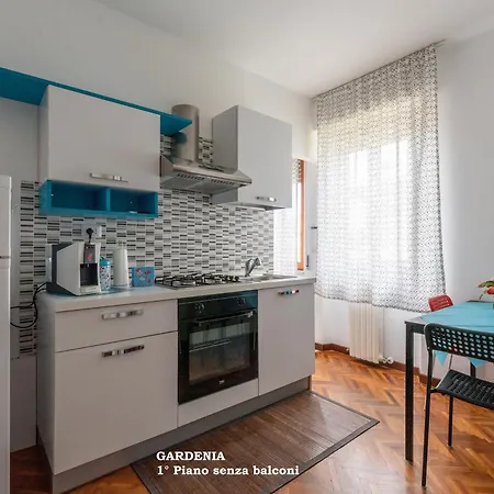 Villino Giovanna Wi-fi Ac Prima Fila Mare Pineta לינה וארוחת בוקר 4*